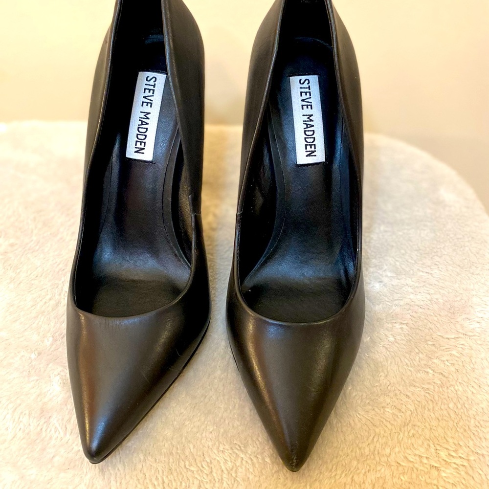 COPY - Black Steve Madden stiletto